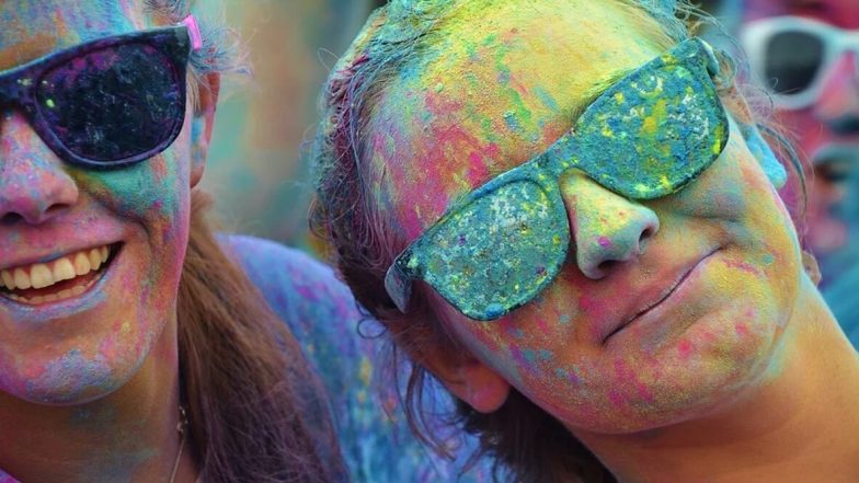 Holi 2020: होली खेलने के बाद चेहरे और शरीर से ऐसे छुड़ाएं रंग, अपनाएं ये आसान तरीके