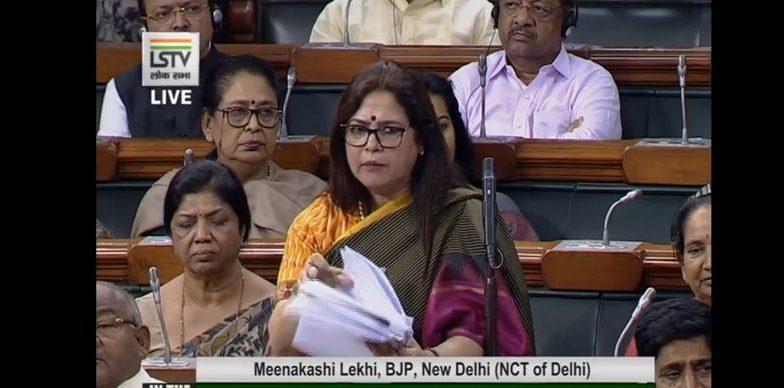 दिल्ली हिंसा: लोकसभा में विपक्ष अमित शाह पर हुआ हमलावर, मीनाक्षी लेखी ने किया पलटवार, कहा- 1984 दंगो के आरोपी को बनाया मुख्यमंत्री