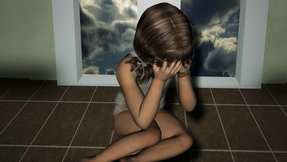 दरवाजे के सुराख से देखा तब दादी को हुआ शक