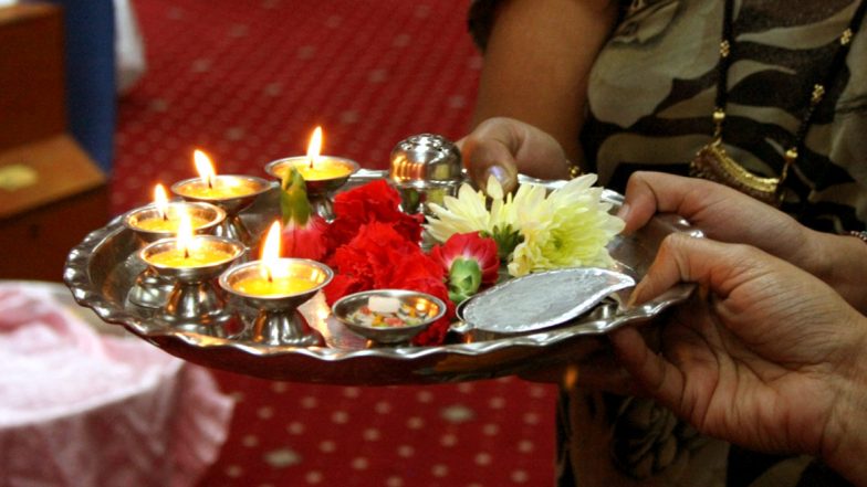 Uttar Pradesh: वृन्दावन के बांकेबिहारी मंदिर में भक्त अब एक घंटा पहले से कर सकेंगे दर्शन