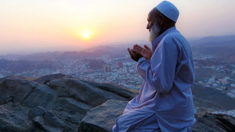 Shab E Meraj 2020: इस्लाम धर्म में कब और क्यों मनाई जाती है शब-ए-मेराज, जानें इसका इतिहास व महत्व