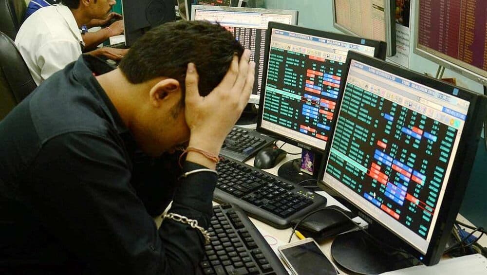 Share Market Update: शेयर बाजार में हड़कंप जारी, सेंसेक्स 1770 अंक टूटा