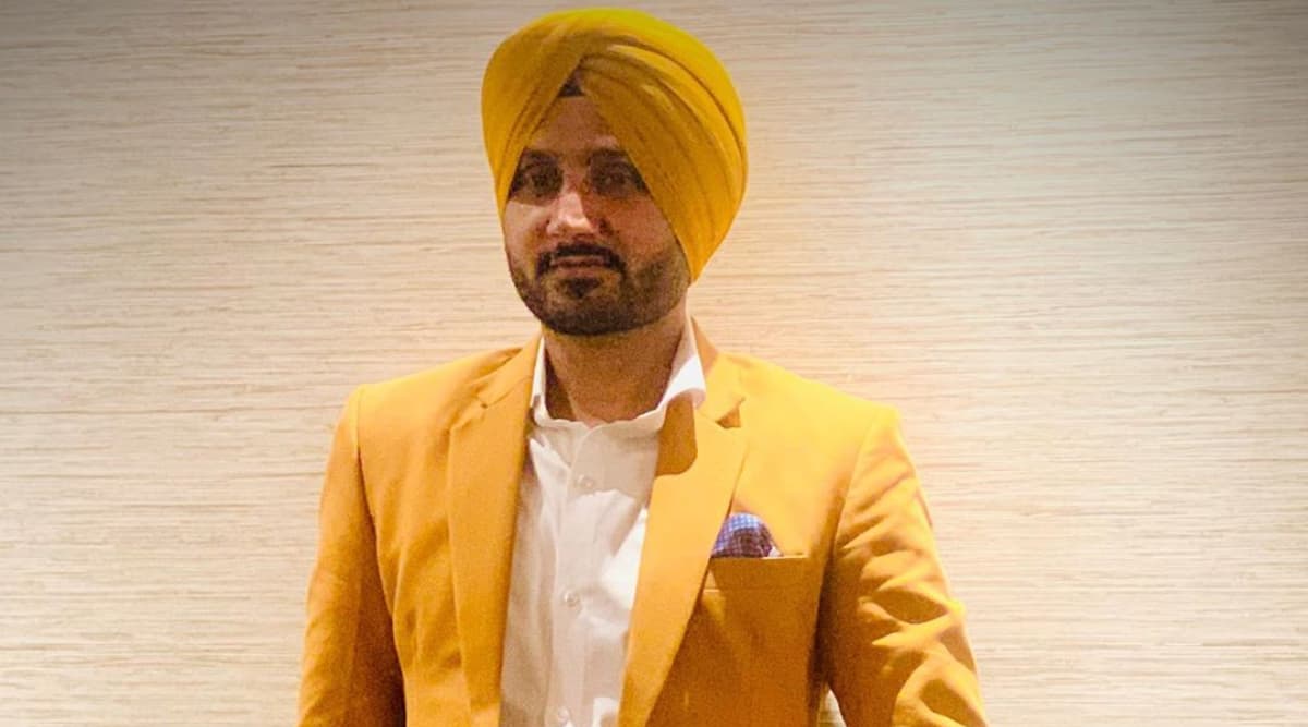 नेटफ्लिक्स के इस कोरियन शो की क्लिप दिखा हरभजन सिंह ने उठाया कोरोना वायरस पर सवाल, पूछा- कहीं ये कोई प्लान तो नहीं? नेटफ्लिक्स के इस कोरियन शो की क्लिप दिखा हरभजन सिंह ने उठाया कोरोना वायरस पर सवाल, पूछा- कहीं ये कोई प्लान तो नहीं?
