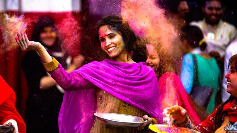 Holi 2020: गोरखपुर में रंगों का उल्लास कराता है बरसाने का अहसास