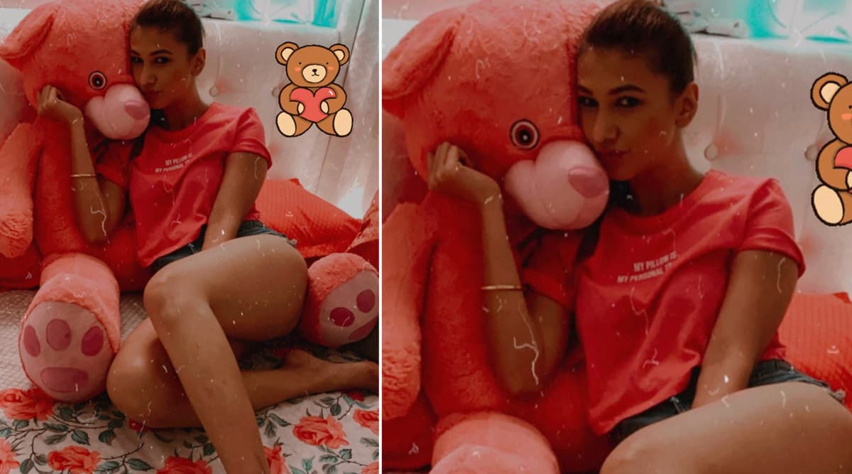 बिग बॉस एक्स कंटेस्टेंट जसलीन मथारू ने Hot Photo पोस्ट करके मचाया बवाल, देखकर छुट जाएंगे पसीने बिग बॉस एक्स कंटेस्टेंट जसलीन मथारू ने Hot Photo पोस्ट करके मचाया बवाल, देखकर छुट जाएंगे पसीने