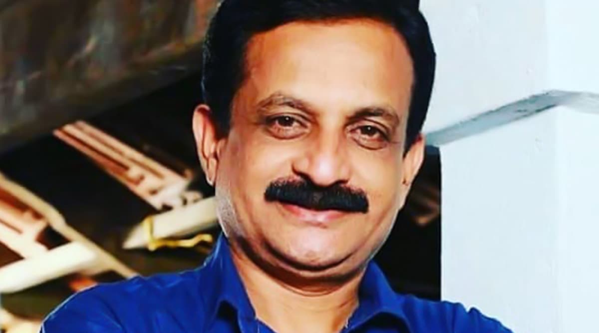 Bigg Boss Malayalam 2: बिग बॉस कंटेस्टेंट रजीत कुमार ने रेशमा राजन के चेहरे पर पोती लाल मिर्च पाउडर, हो सकती है जेल ! Bigg Boss Malayalam 2: बिग बॉस कंटेस्टेंट रजीत कुमार ने रेशमा राजन के चेहरे पर पोती लाल मिर्च पाउडर, हो सकती है जेल !