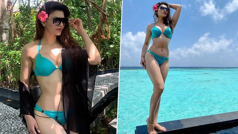 Urvashi Rautela Hot Photo: हॉट एक्ट्रेस उर्वशी रौतेला ने Bikini Photo शेयर करके मचाया बवाल, हॉटनेस से लगाई आग