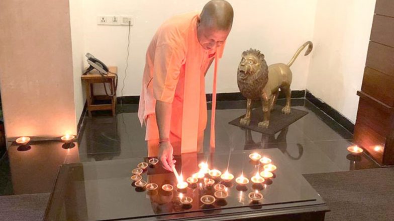 कोरोना के अंधकार पर प्रहार के लिए देशवासियों ने रात 9 बजे 9 मिनट के लिए जलाएं दीप, मोमबत्ती और फ्लैश लाइट- देखें तस्वीरें