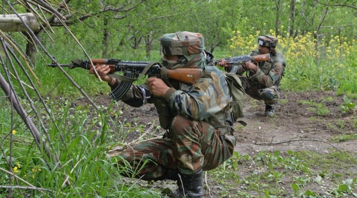 Jammu and Kashmir: त्राल क्षेत्र में सुरक्षाबलों और आतंकियों के बीच जारी मुठभेड़ में एक आज्ञात आतंकवादी ढेर, सर्च ऑपरेशन जारी Jammu and Kashmir: त्राल क्षेत्र में सुरक्षाबलों और आतंकियों के बीच जारी मुठभेड़ में एक आज्ञात आतंकवादी ढेर, सर्च ऑपरेशन जारी