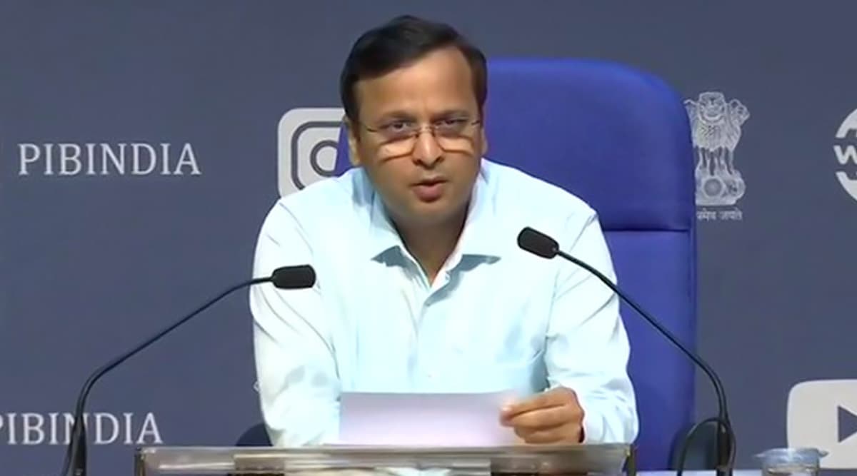 कोरोना वायरस के बढ़ते मामलो पर स्वास्थ्य मंत्रालय का बड़ा बयान, कहा-तबलीगी जमात के लोगों के घूमने से पीड़ितों की संख्या में हुआ इजाफा कोरोना वायरस के बढ़ते मामलो पर स्वास्थ्य मंत्रालय का बड़ा बयान, कहा-तबलीगी जमात के लोगों के घूमने से पीड़ितों की संख्या में हुआ इजाफा