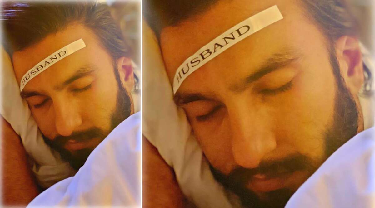 दीपिका पादुकोण ने रणवीर सिंह के माथे पर लगाया हसबैंड का टैग, फनी फोटो हुई वायरल दीपिका पादुकोण ने रणवीर सिंह के माथे पर लगाया हसबैंड का टैग, फनी फोटो हुई वायरल