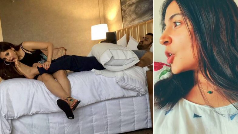 अनुष्का ने विराट कोहली के फैन्स की उतारी नकल तो माही के पैरों को बाइट करती दिखीं साक्षी, देखें कैसे क्रिकेटर्स की पत्नियां क्वारेंटाइन में जता रही हैं पतियों से प्यार