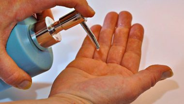 Coronavirus Hygiene Habits: क्या हाथों पर ड्राई स्किन के लिए इस्तेमाल की जाने वाली क्रीम सैनिटाइजर के प्रभाव कर सकती है कम?