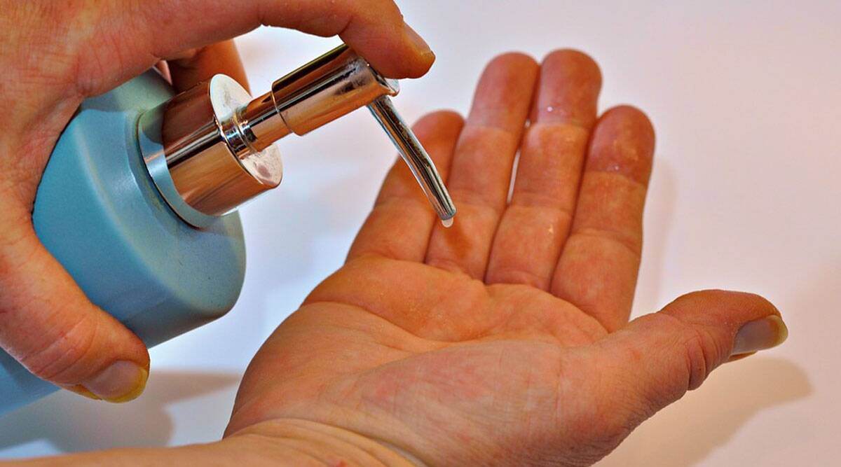Coronavirus Hygiene Habits: क्या हाथों पर ड्राई स्किन के लिए इस्तेमाल की जाने वाली क्रीम सैनिटाइजर के प्रभाव कर सकती है कम? Coronavirus Hygiene Habits: क्या हाथों पर ड्राई स्किन के लिए इस्तेमाल की जाने वाली क्रीम सैनिटाइजर के प्रभाव कर सकती है कम?