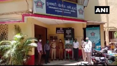 महाराष्ट्र: मुंबई के चूनाभट्टी पुलिस स्टेशन में NSTI ने लगाया खास हैंड वाशिंग मशीन, नल खोलने के लिए हाथों के इस्तेमाल की जरूरत नहीं