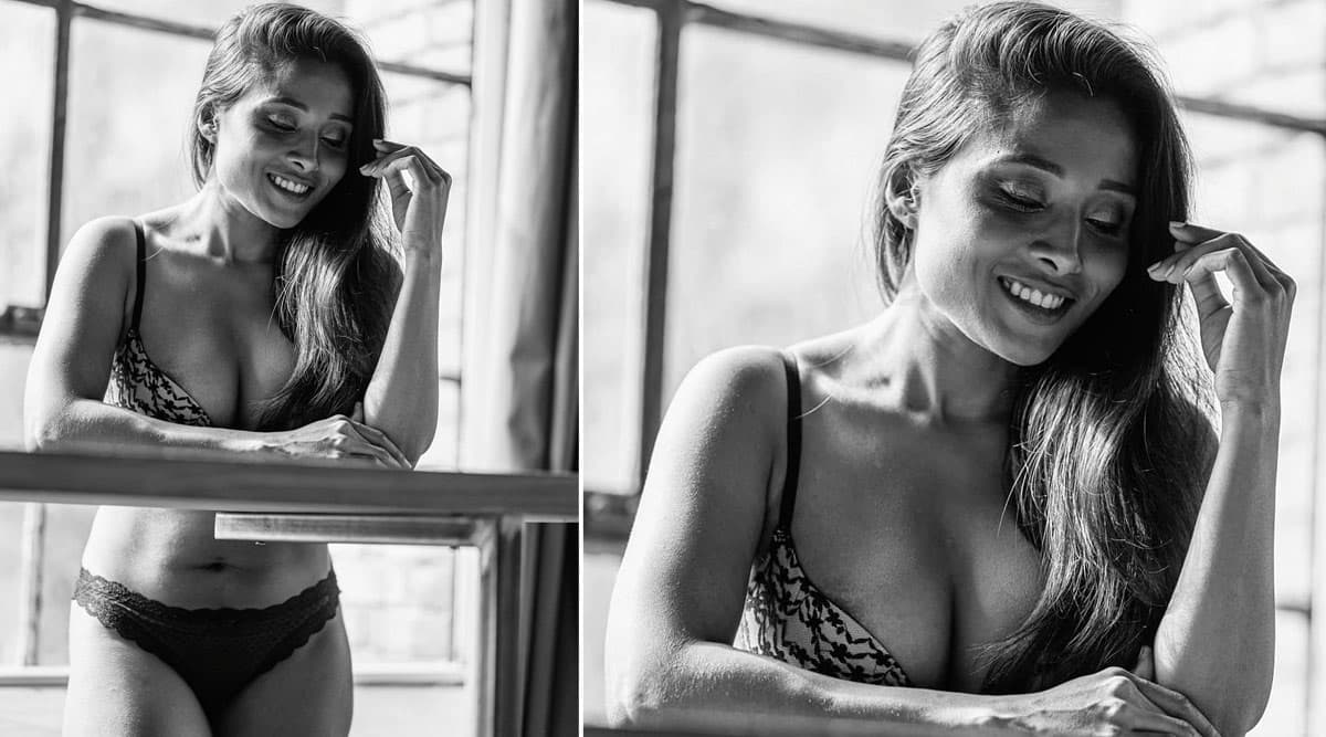 Nikita Gordijn Hot Photos: मराठी एक्ट्रेस निकिता गोखले का बोल्ड देसी अवतार देखकर घायल हुए फैंस Nikita Gordijn Hot Photos: मराठी एक्ट्रेस निकिता गोखले का बोल्ड देसी अवतार देखकर घायल हुए फैंस