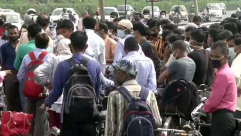 कोरोना संकट के चलते हरियाणा ने सील किए सभी बॉर्डर, दिल्ली-गुरुग्राम सीमा पर लगा लोगों का जमावड़ा- देखें तस्वीरें