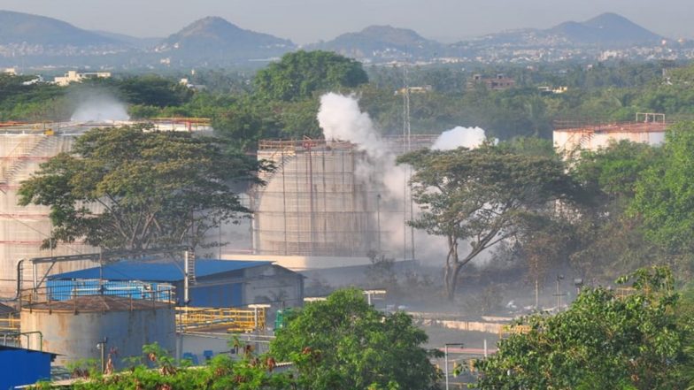 विशाखापत्तनम हादसा: NGT ने गैस लीक से हुए नुकसान के लिए एलजी पॉलिमर से मांगे 50 करोड़ रुपये, सरकार को भेजा नोटिस