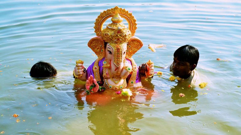 Ganesh Visarjan 2021: अगर आप गणेश-विसर्जन करने जा रहे हैं? रखें इन बातों का विशेष ध्यान!