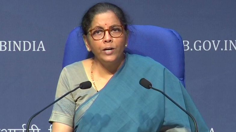 AtmaNirbhar Bharat Package: केंद्र सरकार ने स्वास्थ्य क्षेत्र के लिए दिए 15 हजार करोड़, स्वास्थ्य कर्मियों को 50 लाख रुपये का बीमा कवर