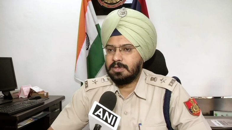दिल्ली: आनंद विहार बस अड्डे से उत्तर प्रदेश, बिहार और उत्तराखंड लिए नहीं चल रही हैं बसें, डीसीपी ने कहा- लोग स्टेशन पर इकट्ठा न हों