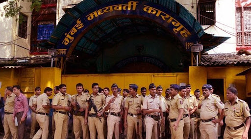 कोरोना की चपेट में मुंबई का आर्थर रोड जेल, 81 और कैदी पाए गए COVID-19 से पॉजिटिव, पीड़ितों की संख्या बढ़कर 184 हुई, जेल स्टॉफ के 26 लोग भी संक्रमित