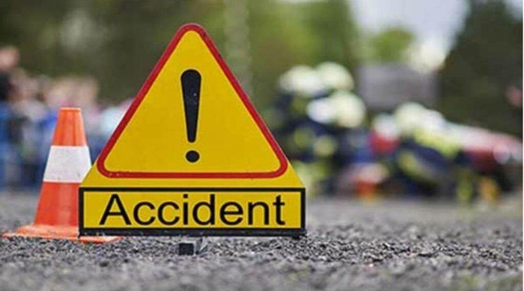 आगरा में रोडवेज बस और ट्रैक्टर में भिड़ंत, एक की मौत