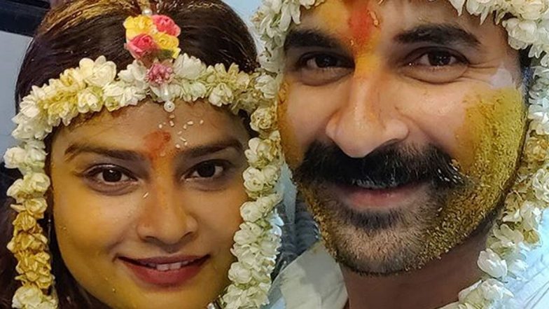 लॉकडाउन के बीच अरुण गवली की बेटी योगिता ने मराठी एक्टर अक्षय वाघमारे से रचाई शादी