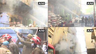 दिल्ली: केशवपुरम में जूते बनाने वाली एक फैक्टरी में लगी आग, मौके पर 23 दमकल गाड़ियां मौजूद