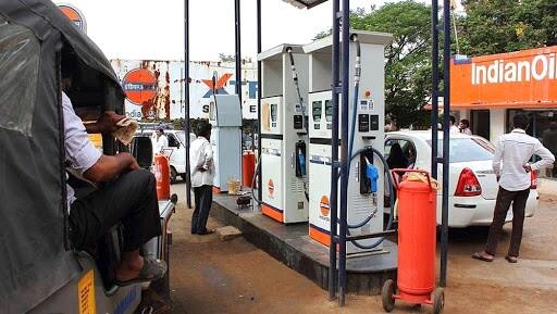 पेट्रोल और डीजल की कीमतों में बढ़ोतरी जारी, ठाणे में पेट्रोल 100 रुपये प्रति लीटर के पार