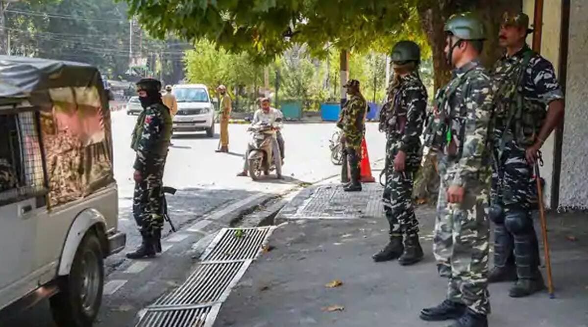 Jammu Kashmir: बडगाम में जैश-ए-मोहम्मद का आतंकी तारिक अहमद भट्ट गिरफ्तार