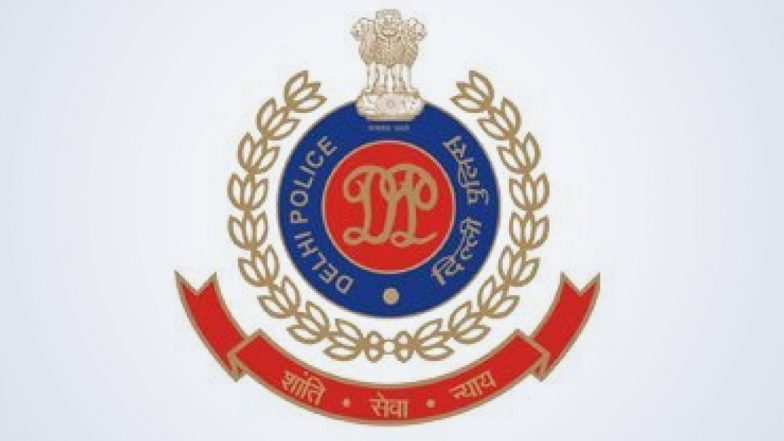 महिलाओं की तस्वीर के साथ छेड़छाड़ कर सोशल मीडिया पर डालने की देता था धमकी, हुआ ये अंजाम