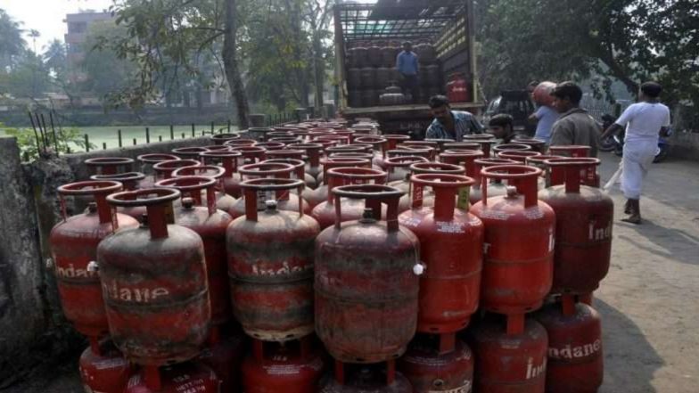 LPG Cylinder Price: रसोई गैस सिलेंडर हुआ सस्ता, जानें अपने शहरों में गैर सब्सिडी की कीमत