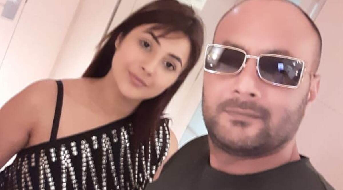 Bigg Boss 13 कंटेस्टेंट शहनाज गिल के पिता संतोख सिंह सुख पर लगा रेप का आरोप, पुलिस कर रही है उनकी तलाश Bigg Boss 13 कंटेस्टेंट शहनाज गिल के पिता संतोख सिंह सुख पर लगा रेप का आरोप, पुलिस कर रही है उनकी तलाश