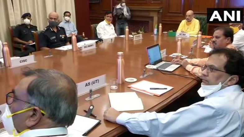 चक्रवाती तूफान 'निसर्ग' को लेकर गृह मंत्री अमित शाह ने की NDMA के अधिकारीयों के साथ अहम बैठक