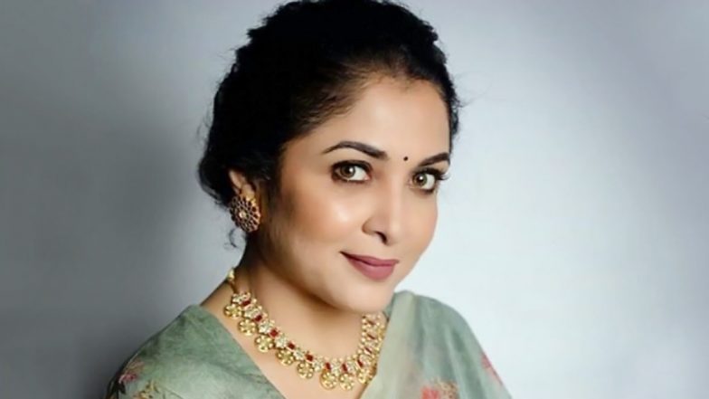 बाहुबली की शिवगामी देवी उर्फ एक्ट्रेस राम्या कृष्णन की कार से मिली 96 बियर और 8 वाइन की बोतल, शराब स्मगलिंग के आरोप में ड्राइवर गिरफ्तार