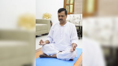 Happy Yoga Day 2020:CM अरविंद केजरीवाल ने अपने आवास पर किया योगाभ्यास, दिल्ली बीजेपी के नेताओं ने समूहों में किया योग