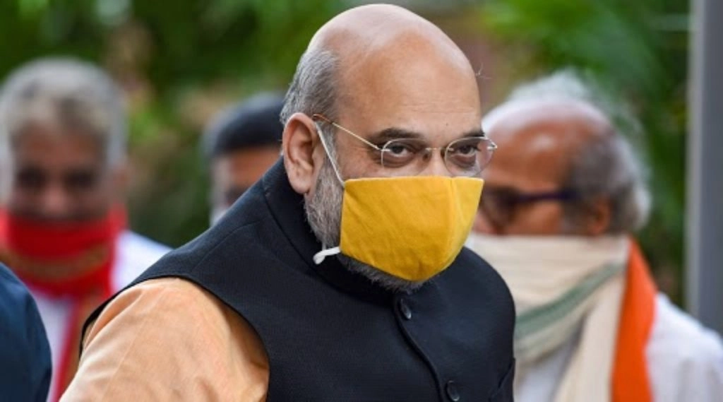 केंद्रीय गृह मंत्री अमित शाह ने सोमवार को कोरोना वैक्सीनेशन अभियान के तहत टीका लगवाया.