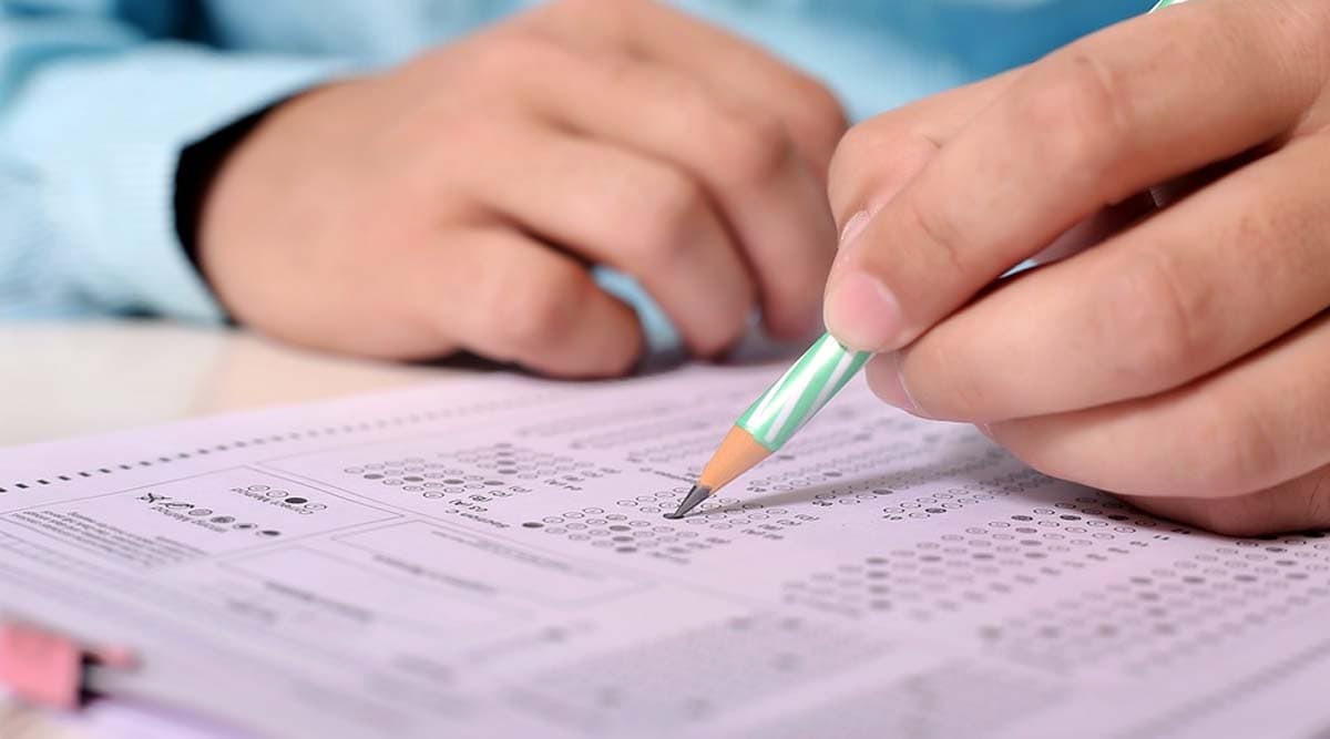 JEE Main 2021: सीबीआई ने जेईई (मेन्स) परीक्षा में अनियमितता के संबंध में 19 स्थानों पर छापे मारे