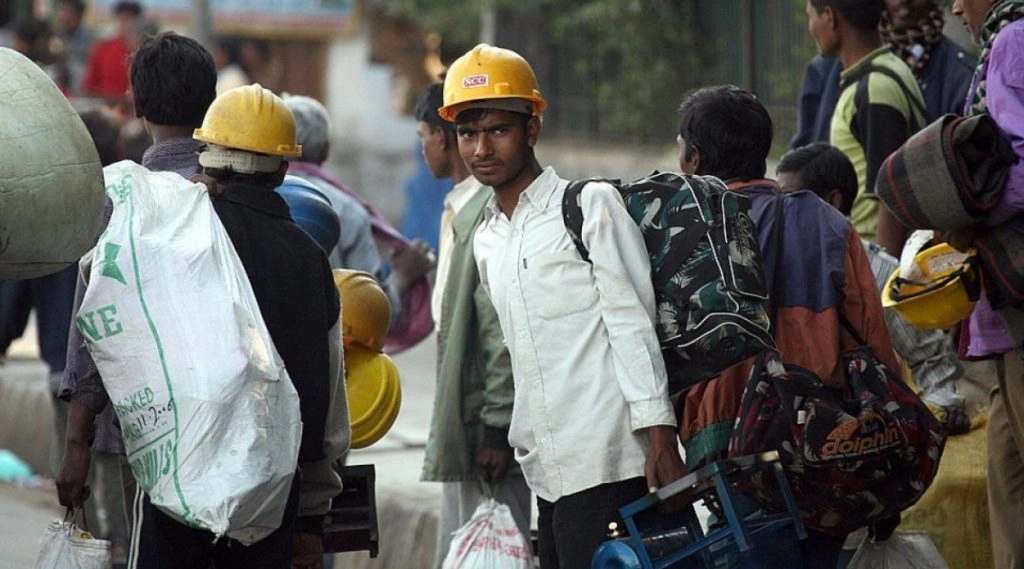 Bihar: लौट रहे लोगों को रोजगार की चिंता, लेकिन अपने प्रदेश पहुंचने का सुकून भी