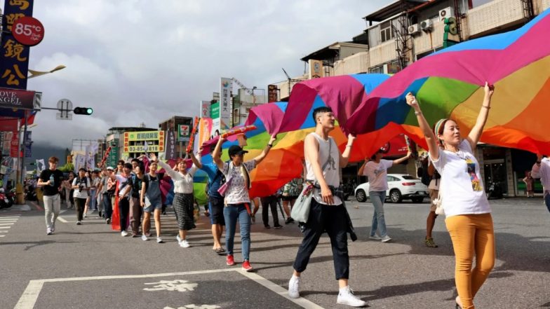 ताइवान में LGBT प्राइड परेड का आयोजन, COVID-19 पर नियंत्रण का संकेत