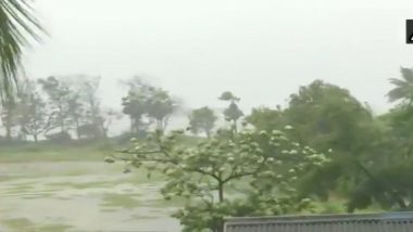 Cyclone Nisarga: गुजरात में चक्रवात ‘निसर्ग‘ के पहुंचने से पहले तटीय इलाकों से हजारों लोगों को सुरक्षित जगहों पर भेजा गया