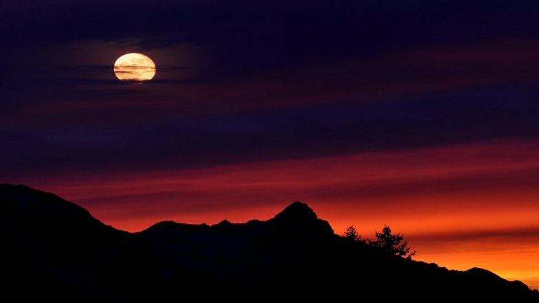 Strawberry Moon 2020 Free Live Streaming Online: आज रात लगेगा चंद्र ग्रहण, घर बैठे ऐसे देखें