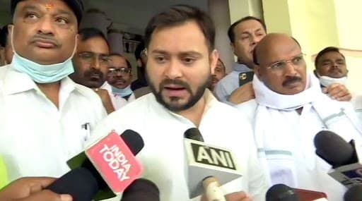 बिहार विधानसभा चुनाव 2020: पार्टी छोड़कर जाने वाले नेताओं के बारे में बोलें तेजस्वी यादव, चुनाव से पहले लोगों का आना जाना लगा रहता है बिहार विधानसभा चुनाव 2020: पार्टी छोड़कर जाने वाले नेताओं के बारे में बोलें तेजस्वी यादव, चुनाव से पहले लोगों का आना जाना लगा रहता है