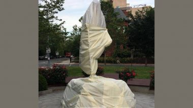 George Floyd Protests: वाशिंगटन में प्रदर्शनकारियों ने महात्मा गांधी की मूर्ति को पहुंचाया नुकसान, US ने मांगी माफी