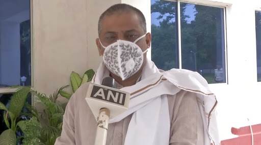 नेपाल ने गंडक बैराज के गेट्स पर बैरियर लगाकर रोका बांध मरम्मत का काम, बिहार में बाढ़ का खतरा नेपाल ने गंडक बैराज के गेट्स पर बैरियर लगाकर रोका बांध मरम्मत का काम, बिहार में बाढ़ का खतरा