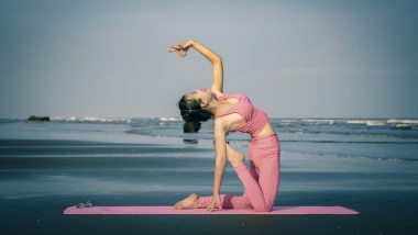 International Yoga Day 2020: स्वस्थ जीवन की महत्वपूर्ण कुंजी है योग, जानें अंतरराष्ट्रीय योग दिवस का विषय और महत्व