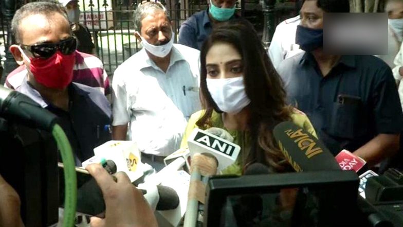 West Bengal: टीएमसी सांसद को गुस्सा आया, बीच में छोड़कर गईं रोड शो