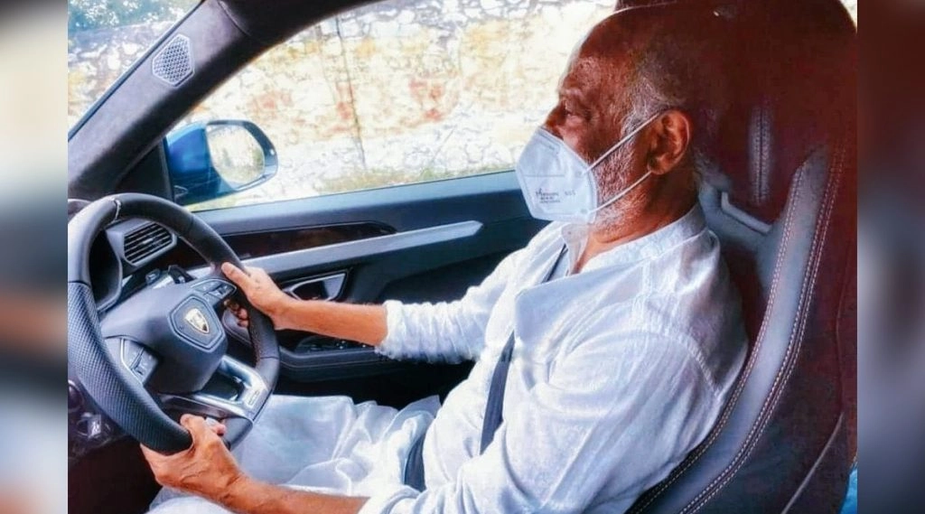 टीन चेकअप के लिए अमेरिका रवाना हुए रजनीकांत, देखें तस्वीरें