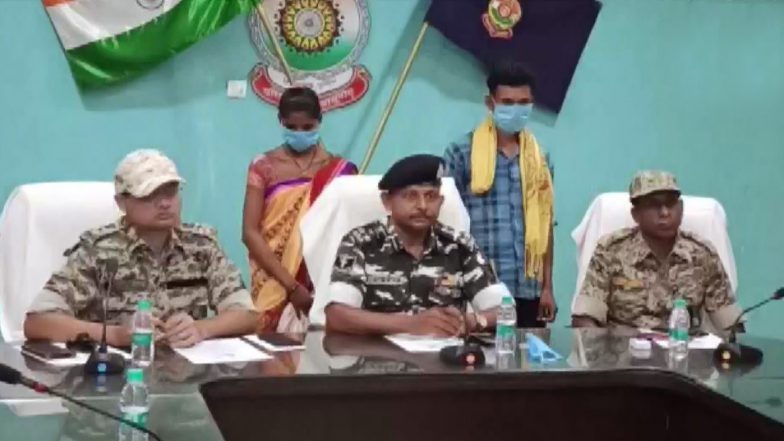 छत्तीसगढ़: दंतेवाड़ा में पुलिस के समक्ष एक नक्सली दंपति ने किया आत्मसमर्पण